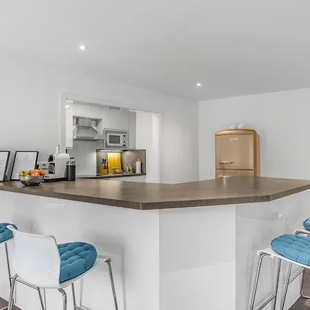 Prime - Fuer 6 - Neu & Modern Apartment Munich