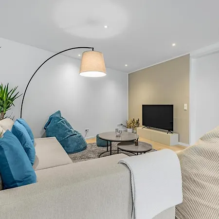 Prime - Fuer 6 - Neu & Modern Apartment Munich
